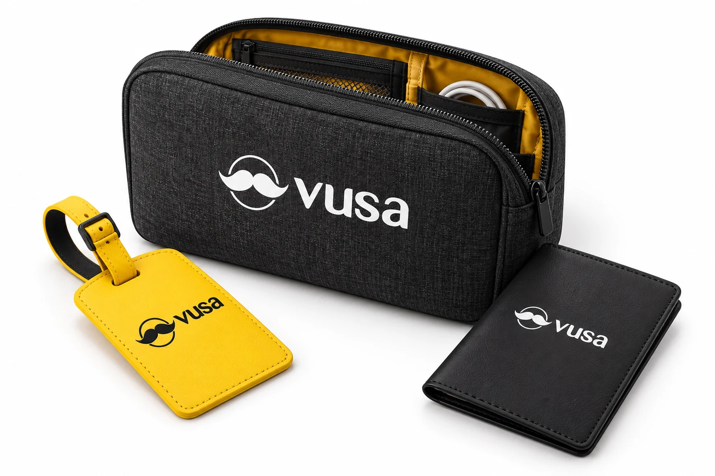 Akcesoria podróżne z logo VUSA bez sloganu — wizualizacja produktów