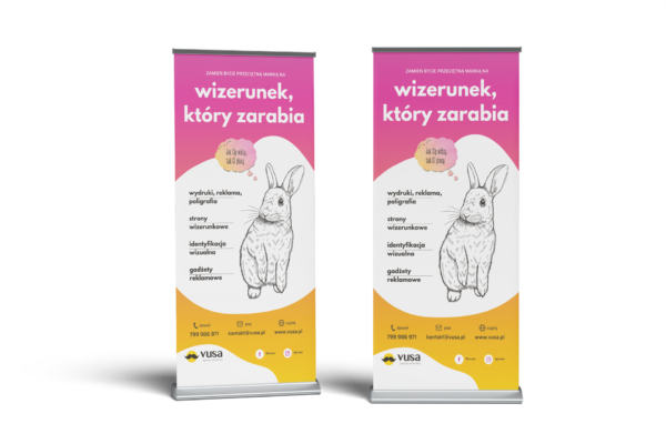 Dwa roll-upy reklamowe VUSA z grafiką